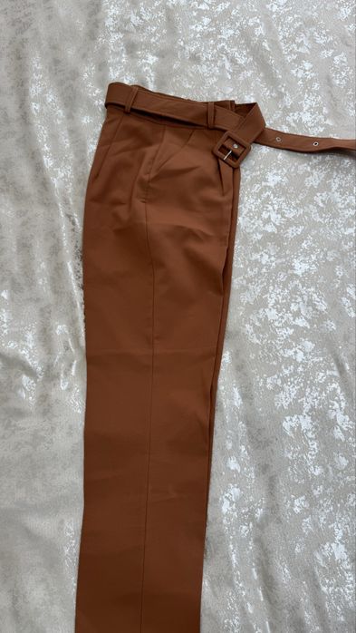 Коричневые брюки классика