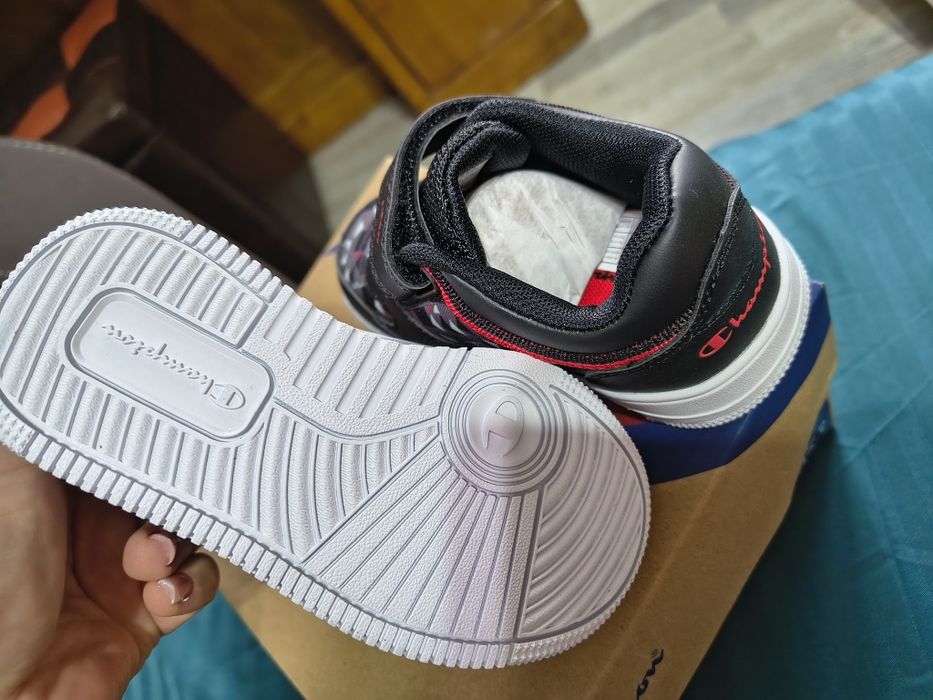 Adidași Champion mărimea 24