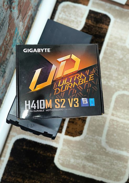 Материнская плата с процессором