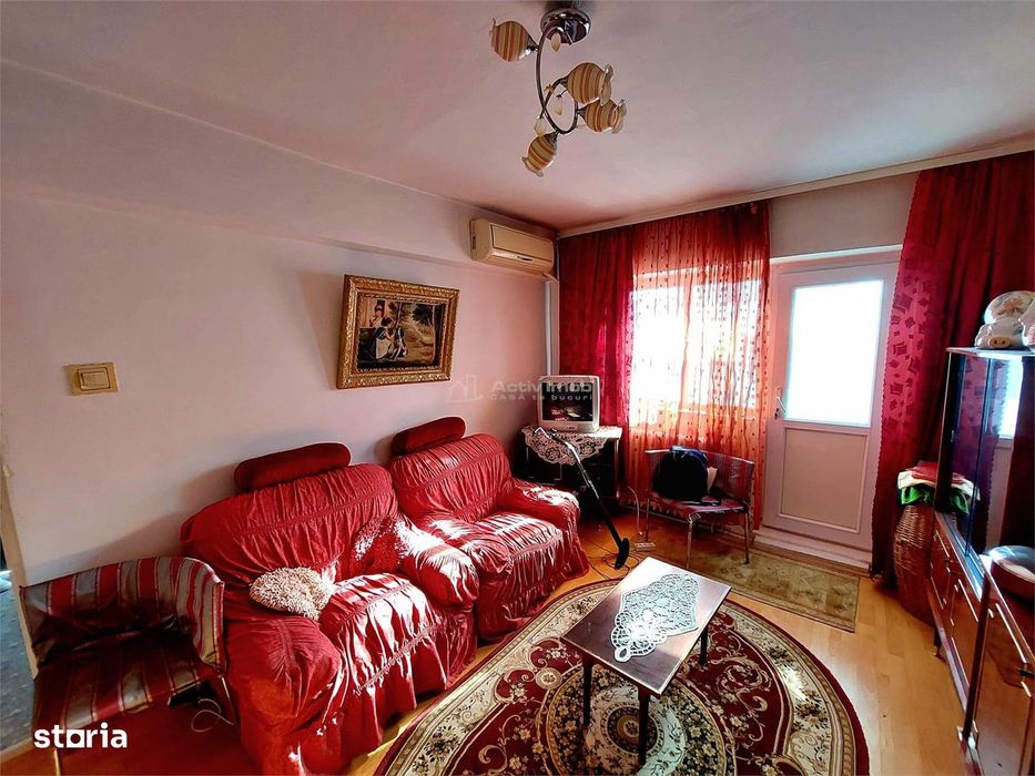 3 camere,decomandat, CENTRU - Str. Victoriei, etaj 3