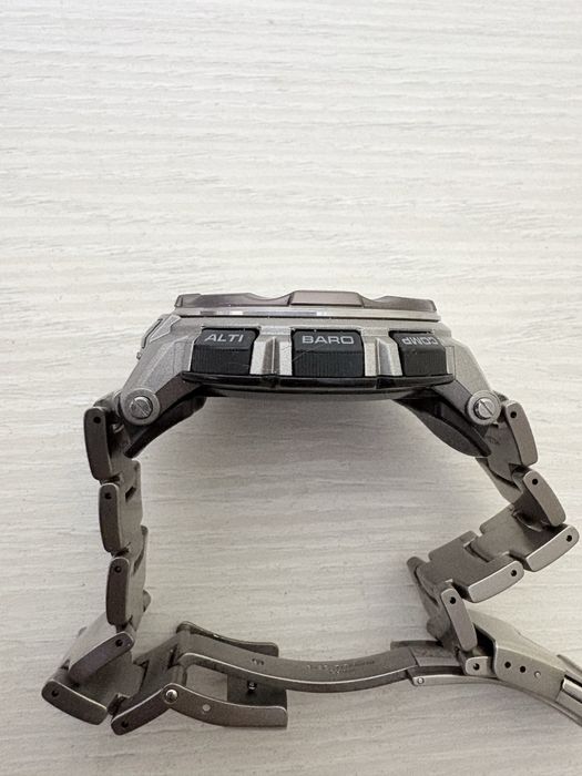 Продам часы CASIO PRG-250T