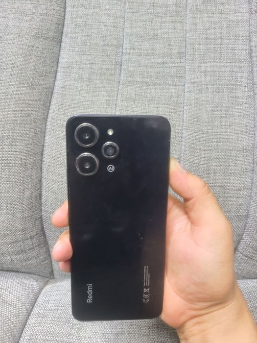 Продам Redmi 12 .