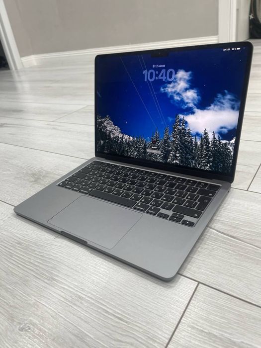 MacBook Air (M2, 2022)