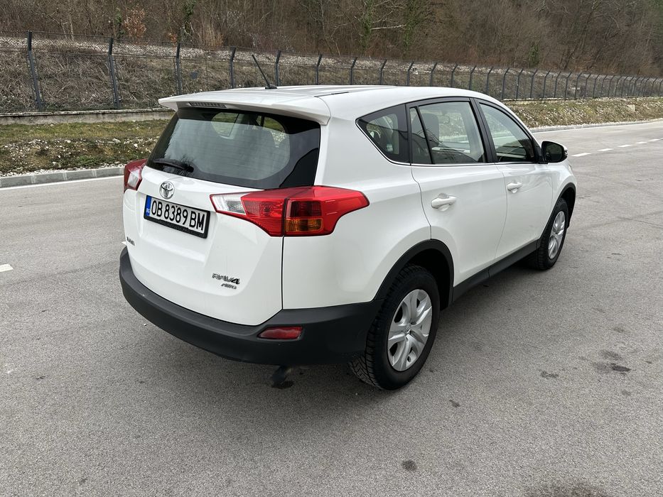 Toyota RAV4 4WD, 2015, бензин 150к.с. - реални км, 2 комплекта гуми