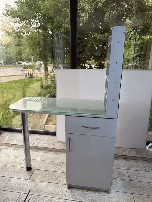 Маникюрный стол/ серый