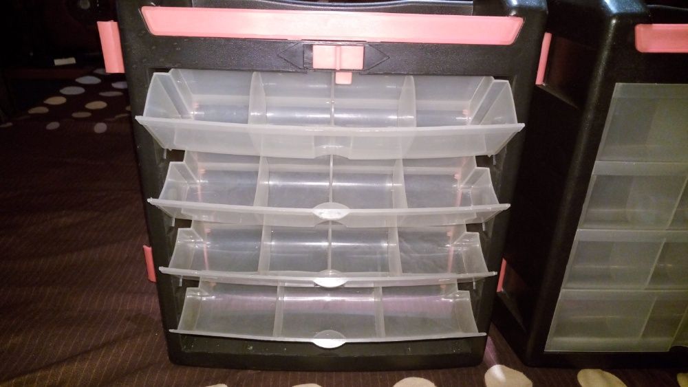 Valiza cu 30 locase de depozitare