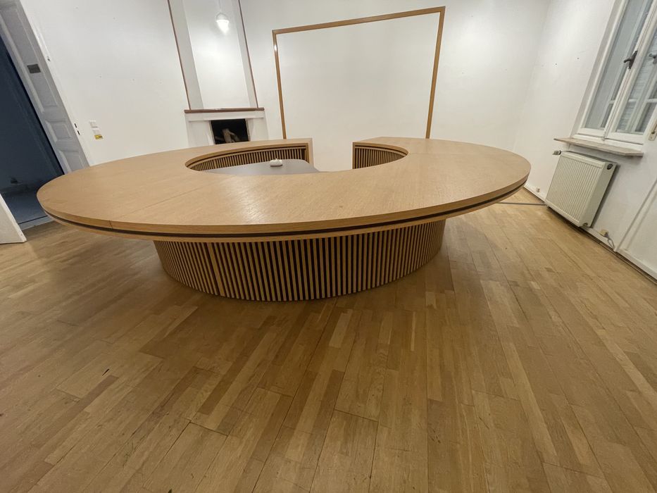 De vanzare masa sedinte sala consiliu