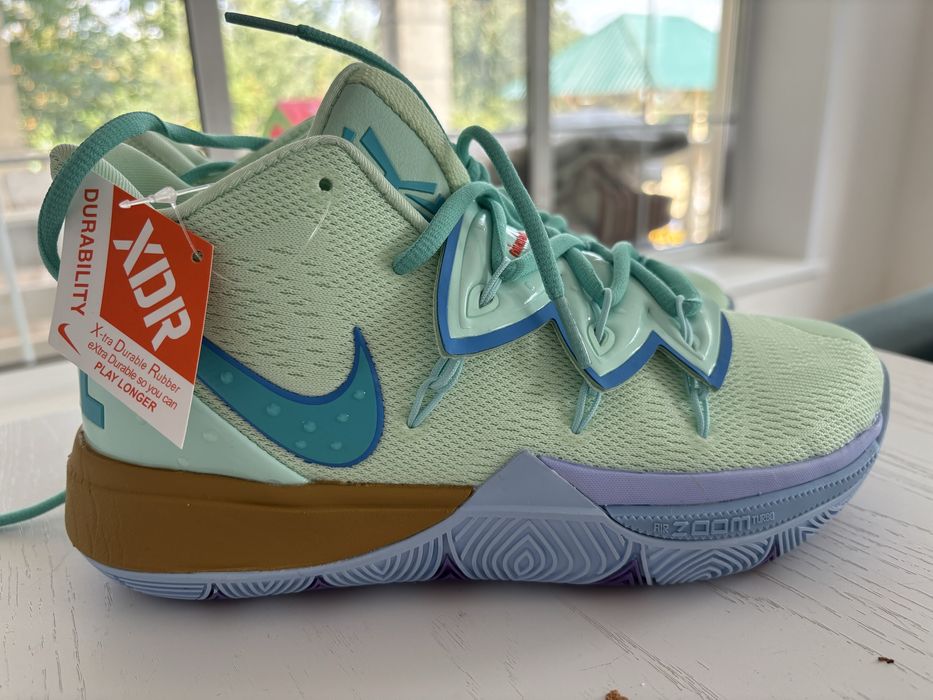 кроссовки новые 37 размер