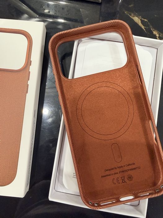 Трендовый чехол на 17 промакс