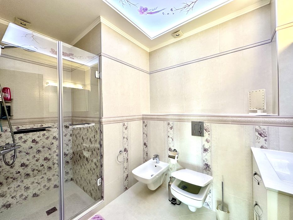 Продава се Тристаен апартамент в Велико Търново, Център - 101 кв.м за 1832 €/кв.м - Снимка #4