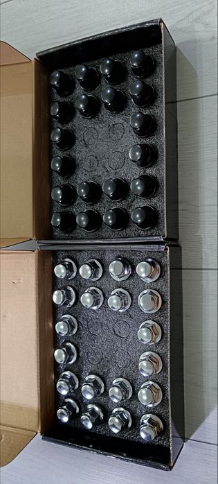 Set 20 piulite M12 x 1.5 roti ford (negre și cromate)