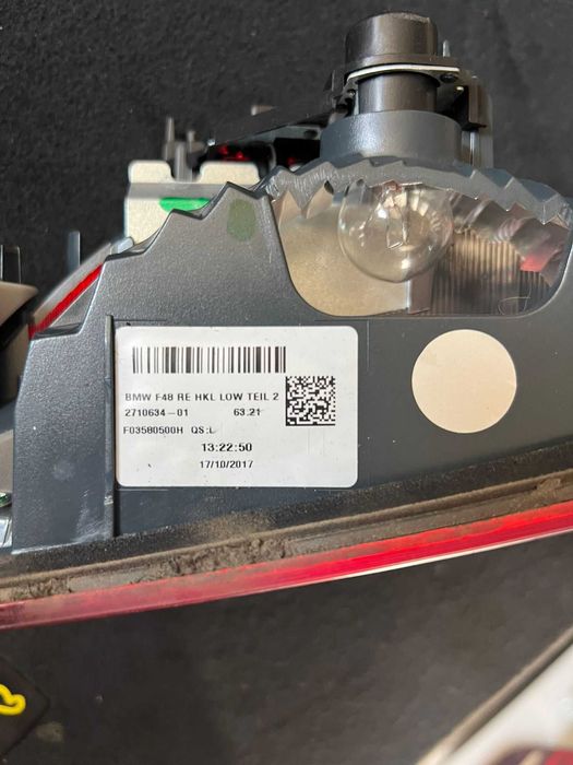 Tripla triple stop lampa stanga dreapta haion hayon portbagaj BMW X1 F48 cod 2710633 2710634