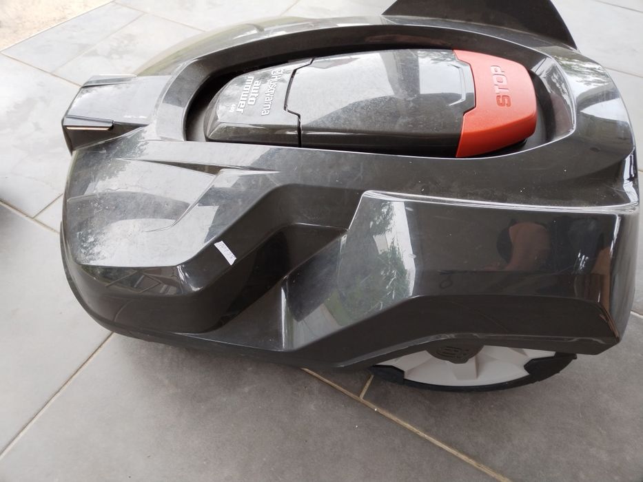 Robot de tuns iarba husqvarna auto mover 440