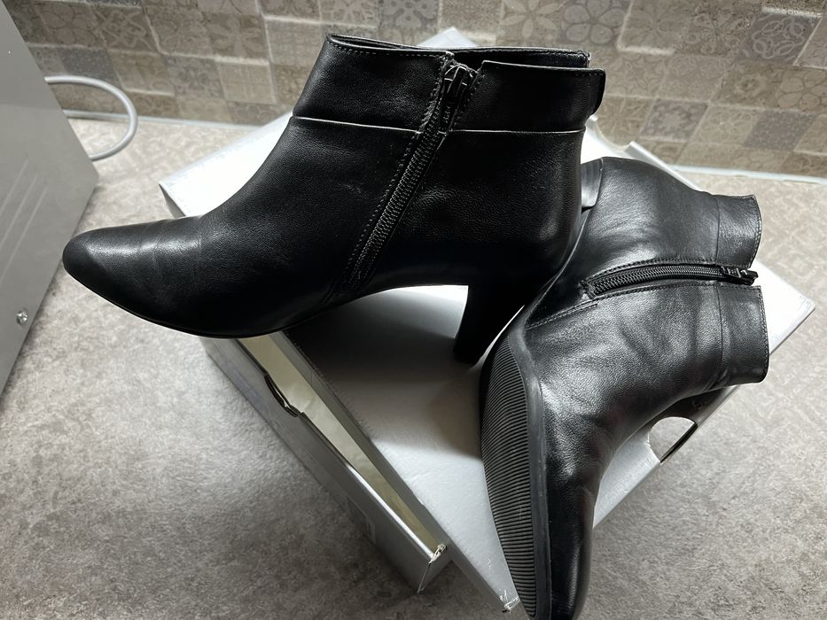 Ghete piele naturala neagra ,Gabor ,37