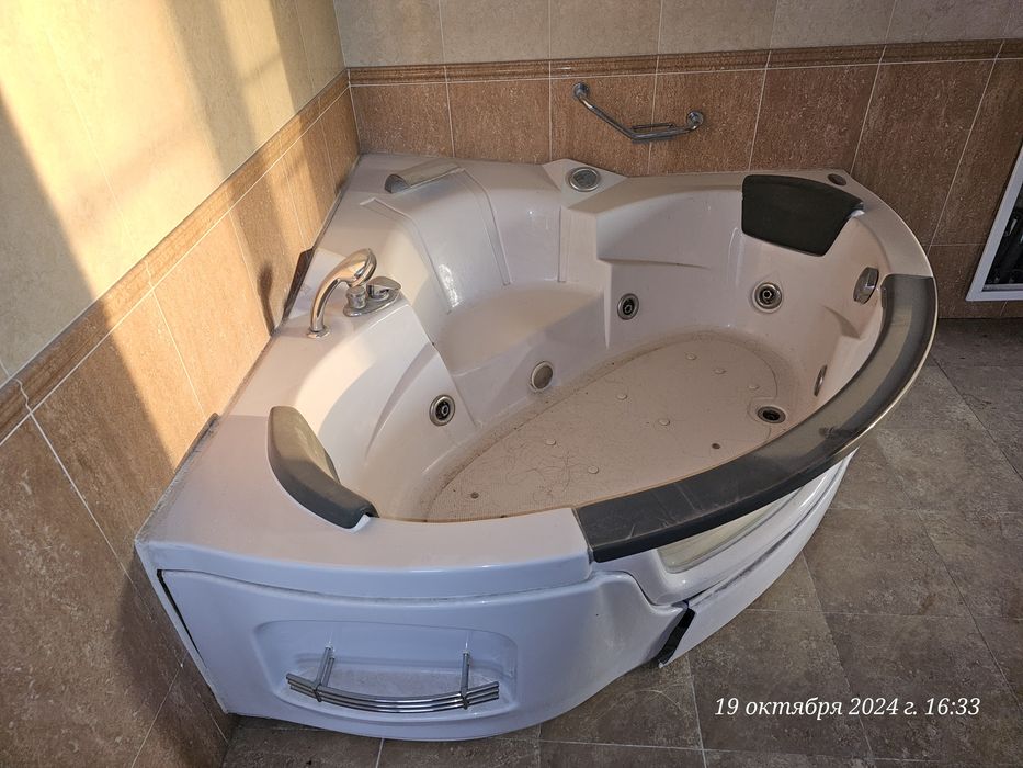 Ванна джакузи, раковина