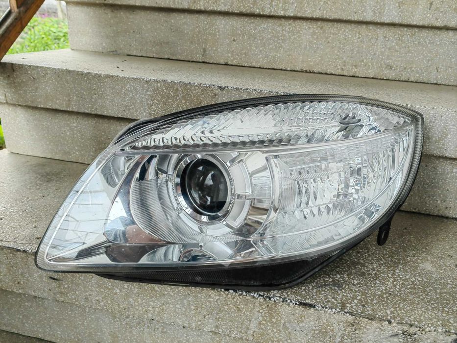 Фар Skoda Fabia 2 Skoda Roomster Халоген ляв / Фар Шкода Фабиа 2 Шкода Румстър Оригинален
