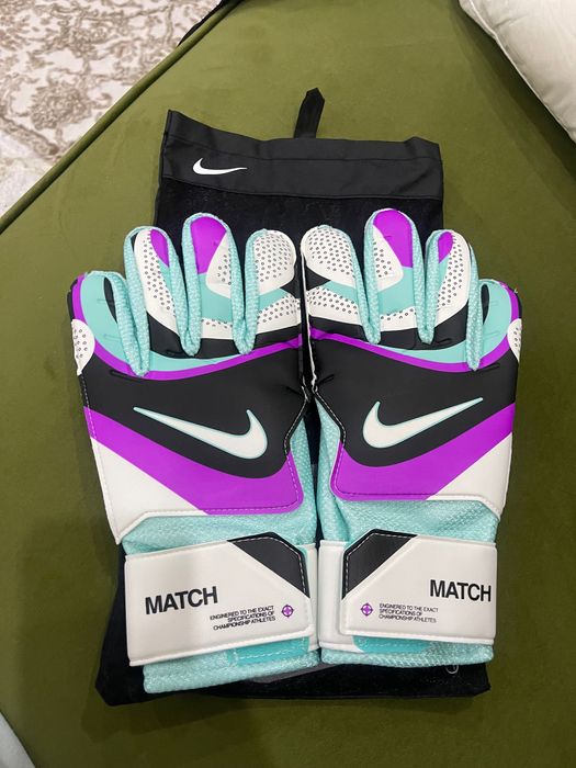 Вратарский перчатки Nike 10 размер