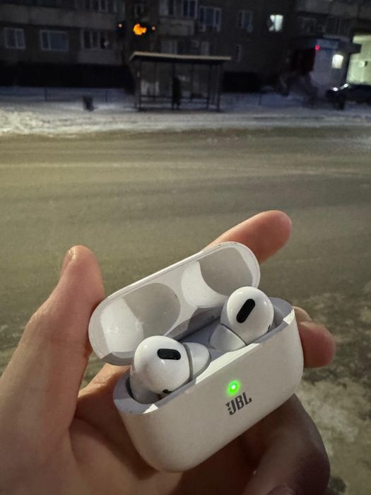 Продам наушники срочно