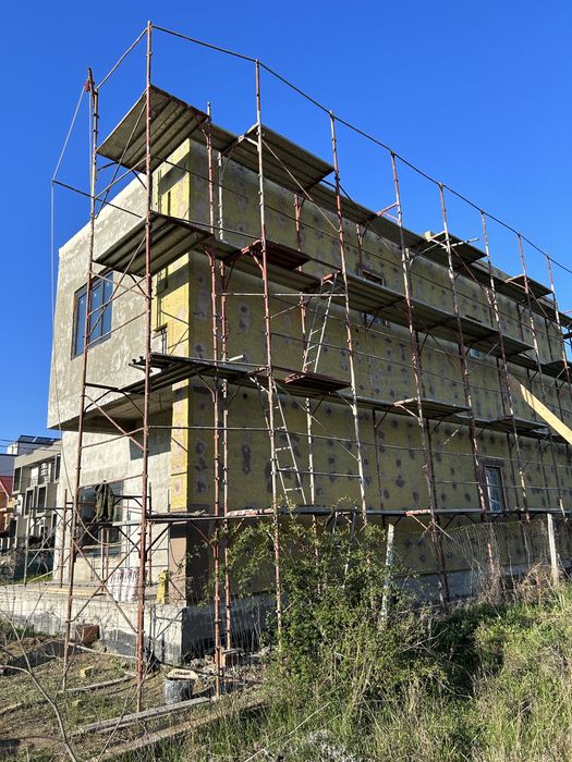 Schela de închiriat