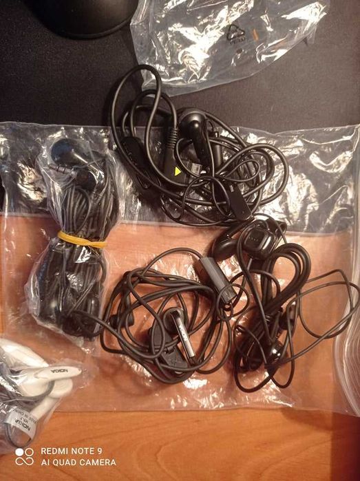 Чисто нови слушалки SAMSUNG, NOKIA, LG и други