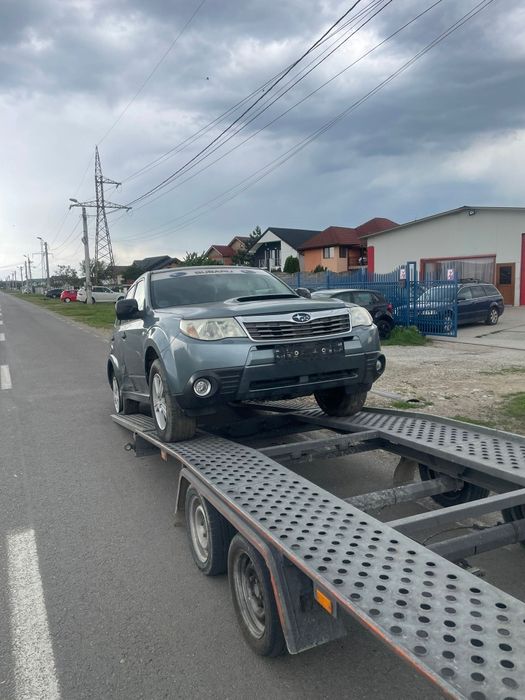 Dezmembrez subaru forester