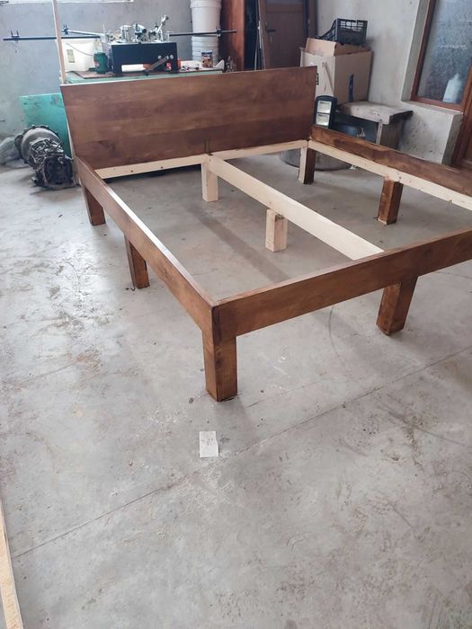 Предлагам легла и спални масив за едри хора