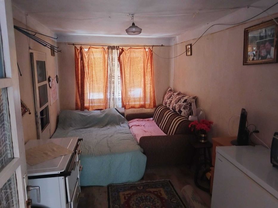 Vând casă în Sasca montana