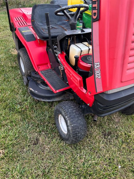 Tractoras de tuns iarba
