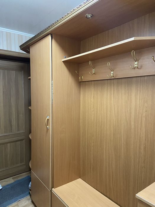 Отдам шкаф в прихожую САМОВЫВОЗ