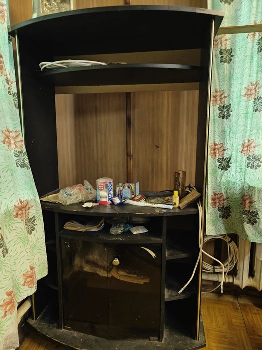 Продам полку под телевизор