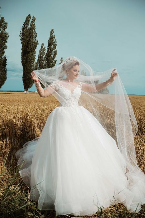 Vand Rochita de mireasa stil printesa ..