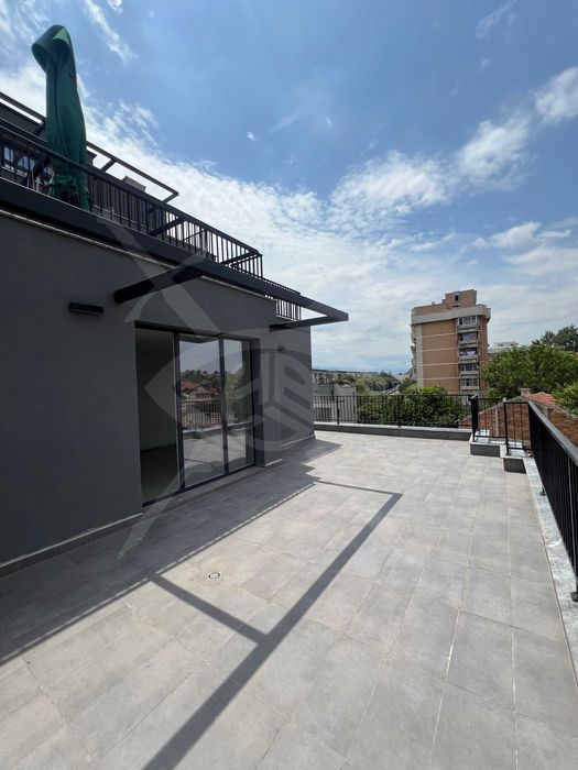 Продава се Тристаен апартамент в Пловдив, Център - 138 кв.м за 2098 €/кв.м - Снимка #18