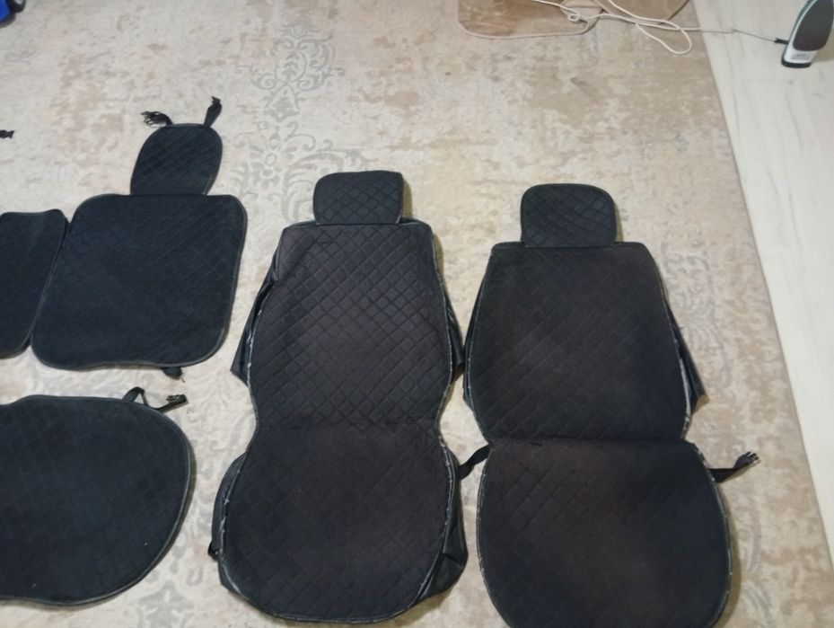 Продам комплект чехлов