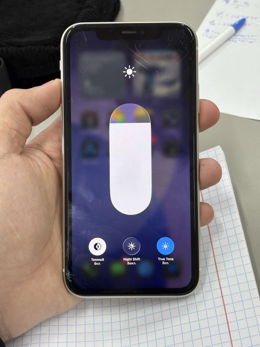 Продам Iphone 11 ОБМЕНА НЕТ!!! 83% аккум, 64 гб