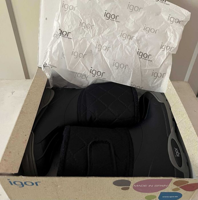 Топли зимни апрески ботуши IGOR, 33/34 номер, отлично състояние