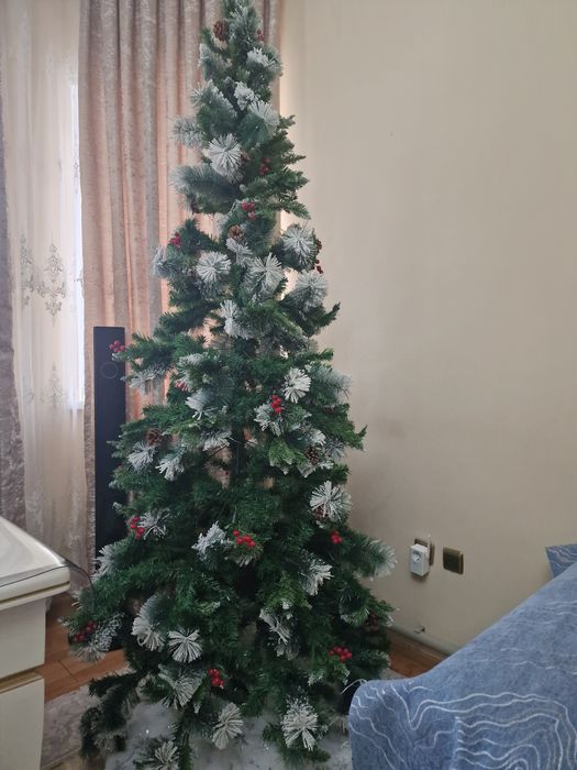 Ёлка искуственная