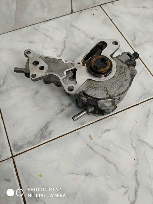 Вакум помпа VW  turan 1.9tdi 105k