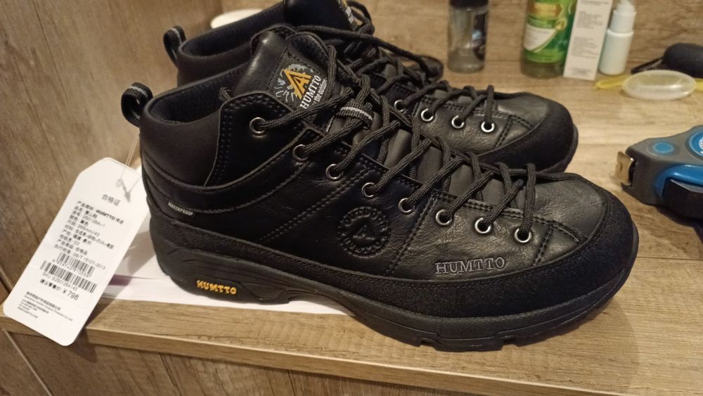 Продам термо кроссовки