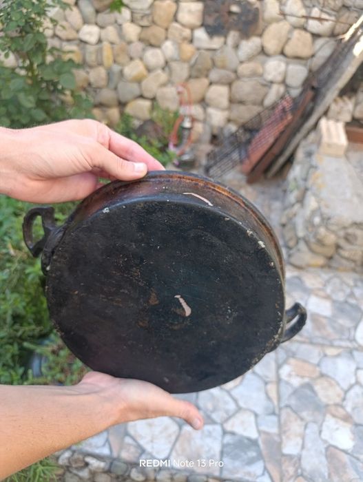 Старинен бакърен съд