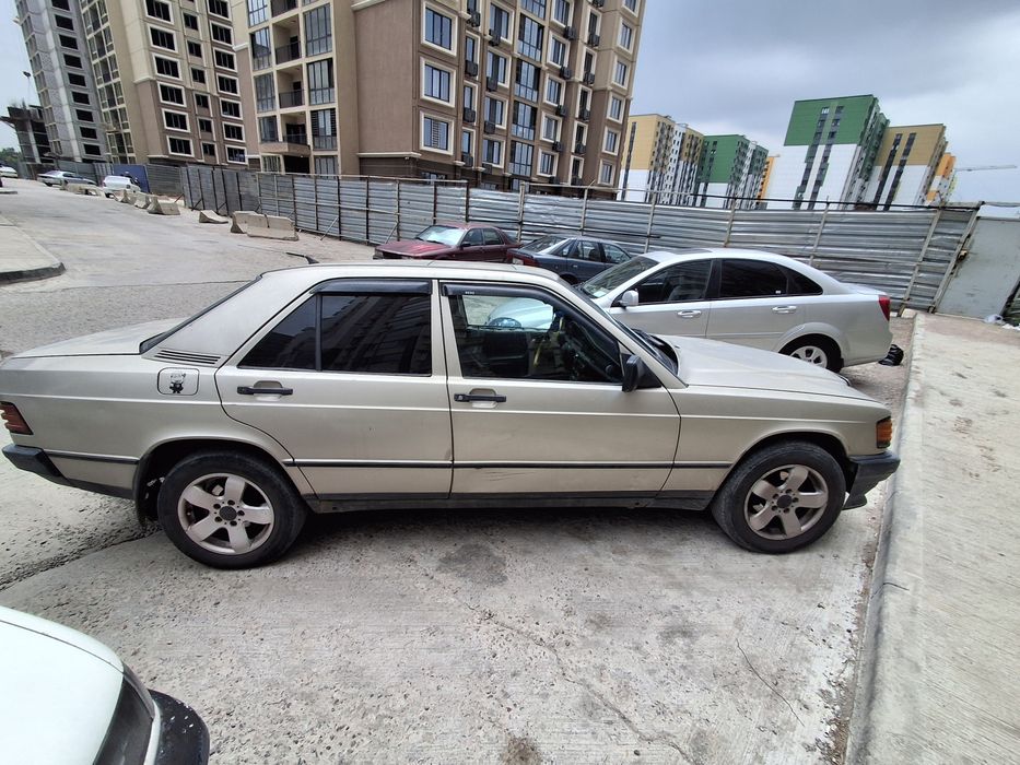 Продам мерседес 190!
