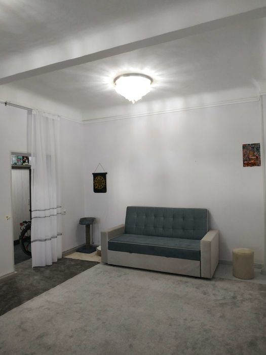 Срочно продаётся 2-х комнатная квартира в центре Чирчика