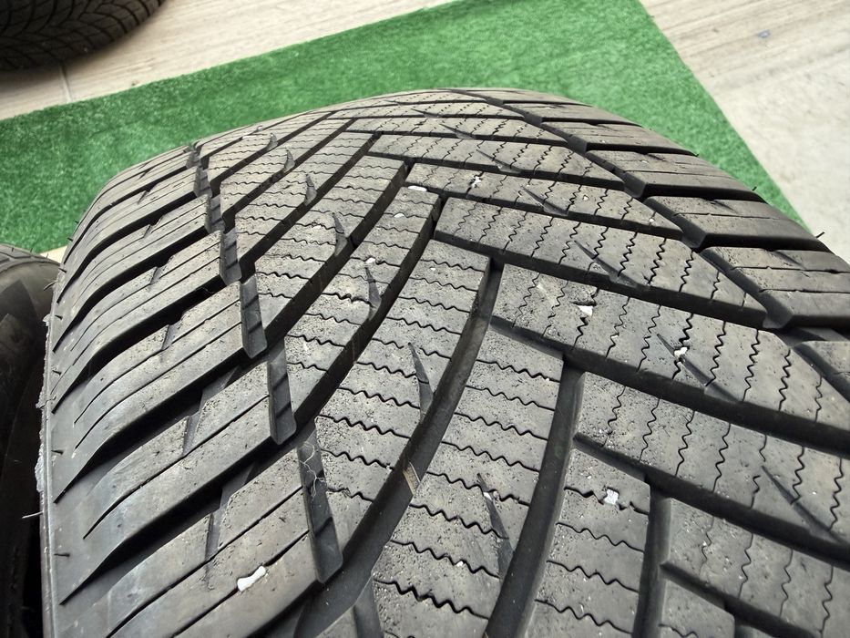 2бр. ОТЛИЧНИ ВСЕСЕЗОННИ Гуми С Борд 215/55R/17 -IMPERIAL- DOT:0122- 7.4мм.