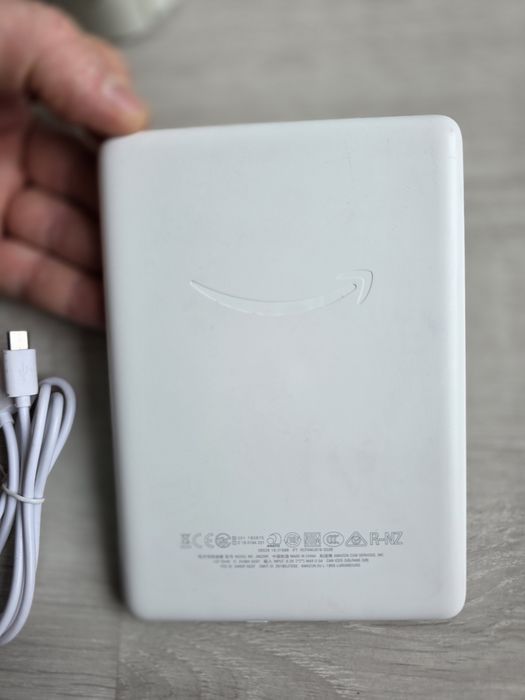 Amazon Kindle Paperwhite 10th Gen. 8GB Wi-Fi 6" eBook Reader White