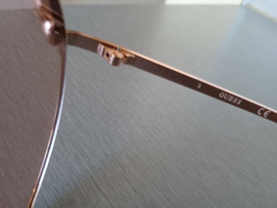 Страхотни дамски очила Guess  с перлички