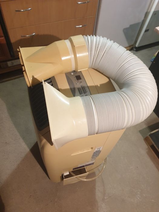 Vând AC portabil Electrolux