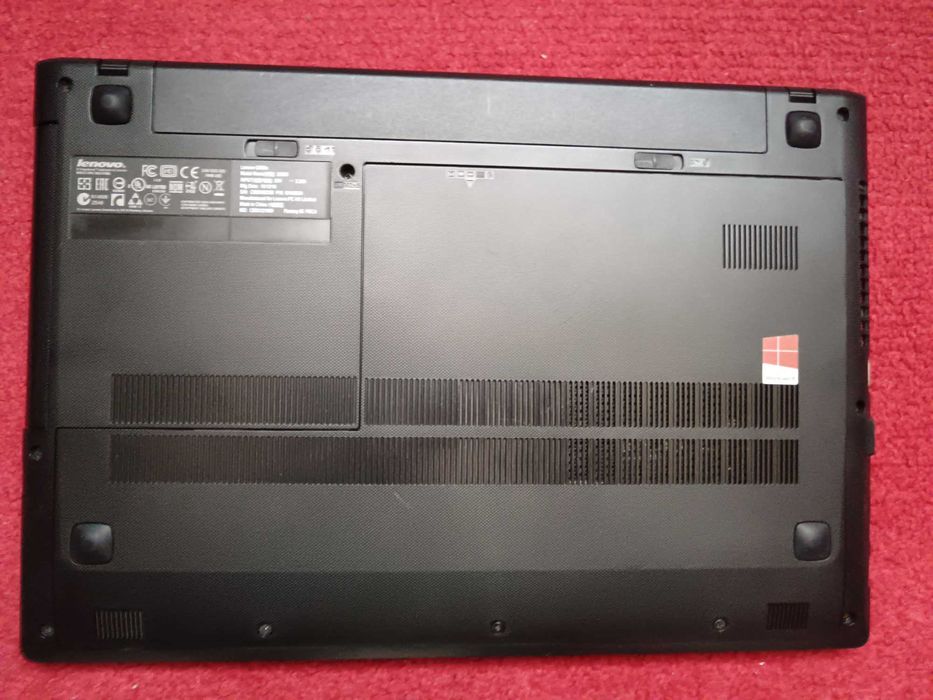 Laptop Lenovo,stare foarte bună,funcționează perfect + geantă inclusă.