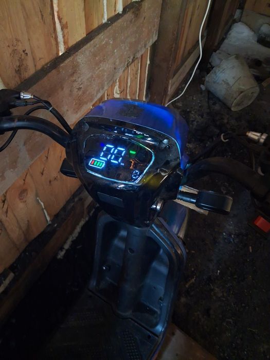 Электроскутерск8