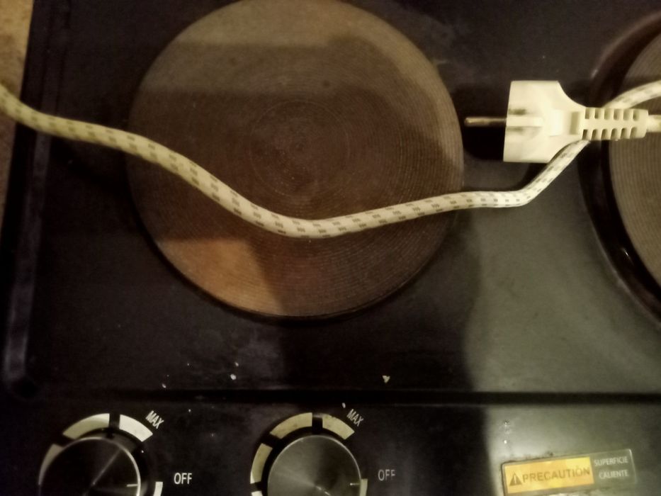 Продам электро плитку бу двухкомфорочную