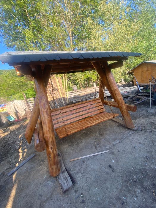 Vând leagăn din lemn masiv