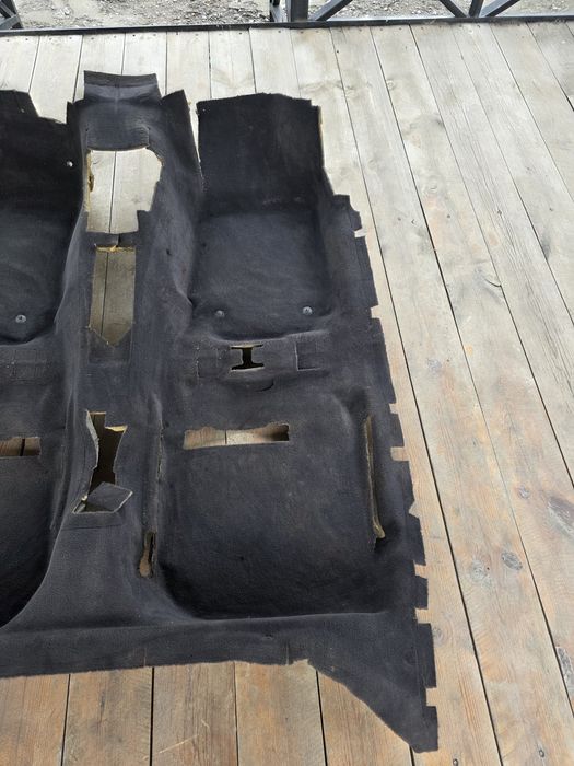 Ковролон Ауди 100 А6 С4 Хорошее состояние.